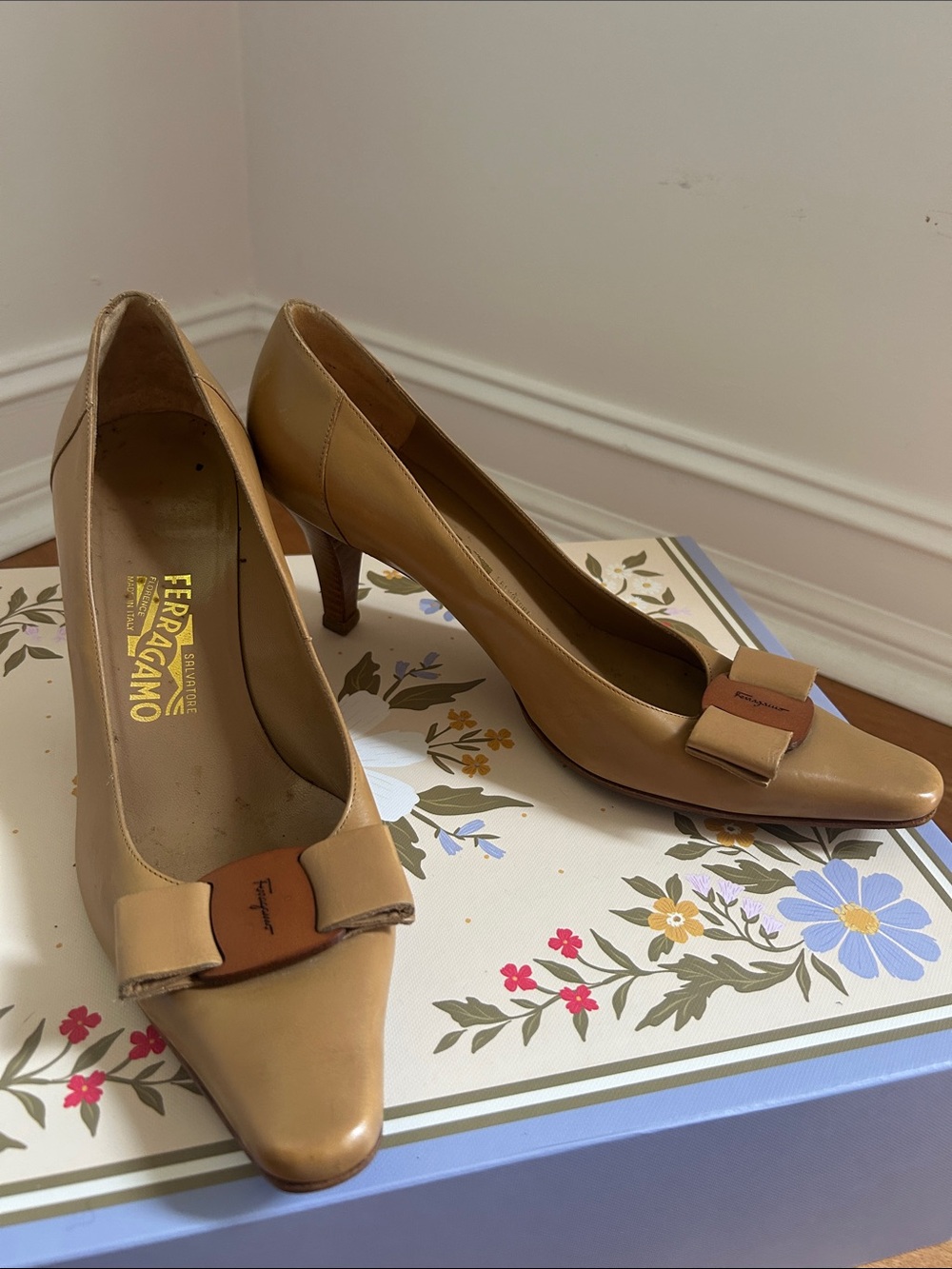 Salvatore Ferragamo Tan Leather Vara Bow Pumps